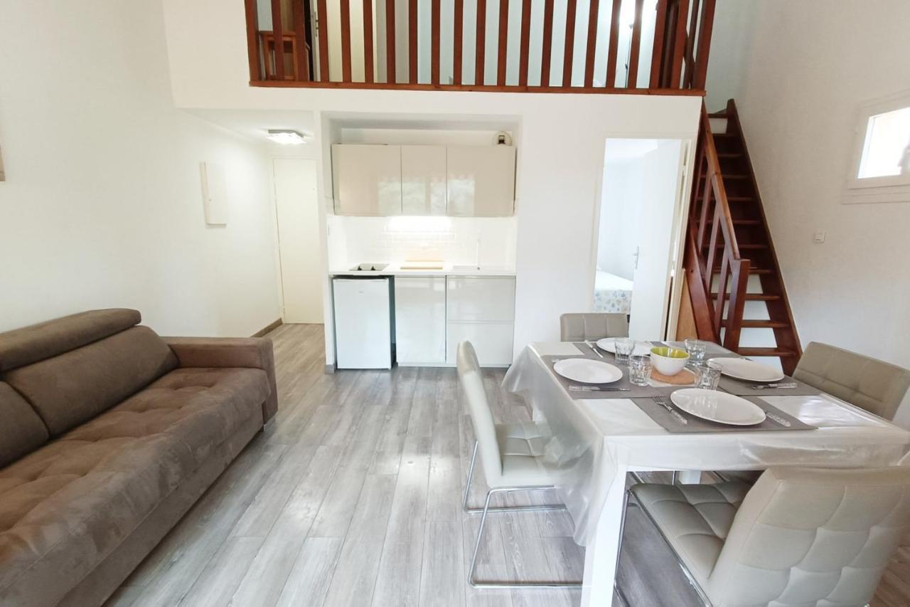 Spacious Sea View Apart At 50M From The Beach บ็องโดล ภายนอก รูปภาพ